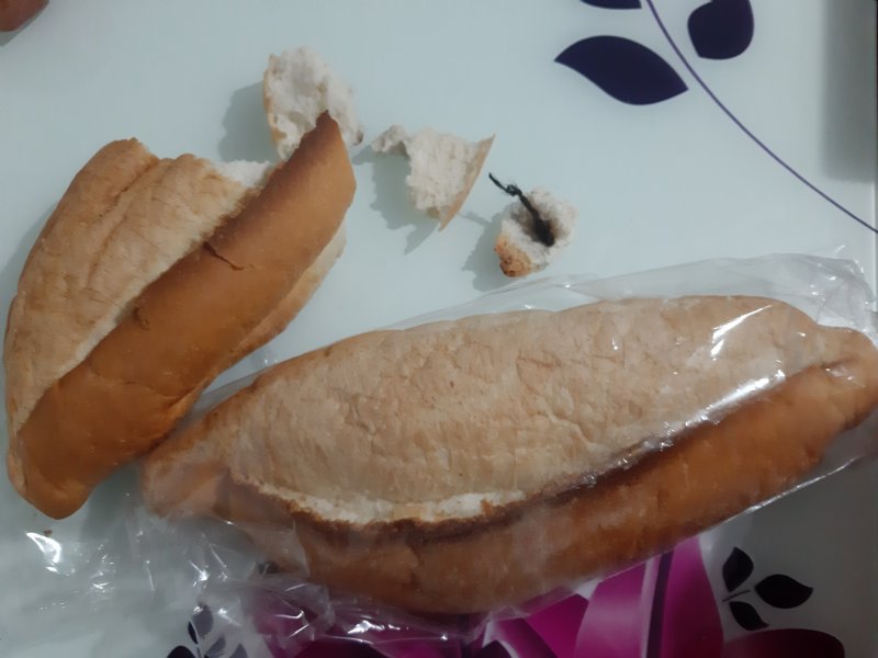 Ekmeğin içinden çıkanlar mide bulandırdı - 3