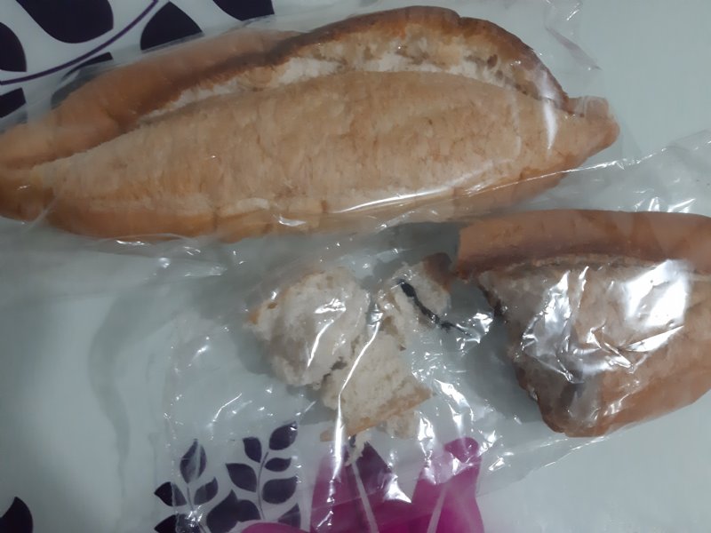 Ekmeğin içinden çıkanlar mide bulandırdı - 4