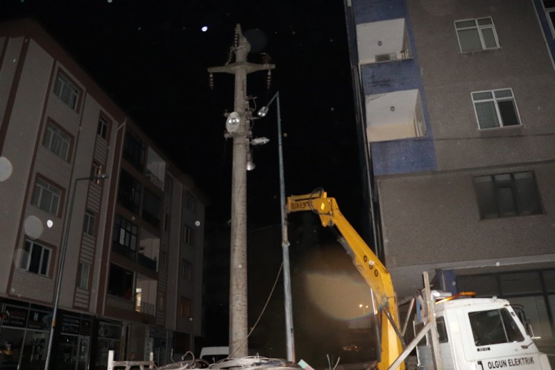 EREĞLİ’DE ÜZÜCÜ OLAY; AKIMA KAPILAN 4 İŞÇİDEN BİRİ HAYATINI KAYBETTİ - 4