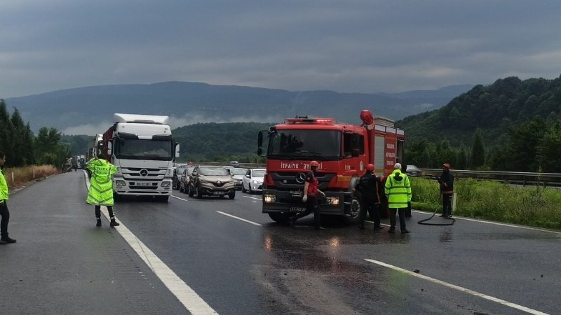 Kazalı aracı almaya gelen çekici çamura saplandı! - 4