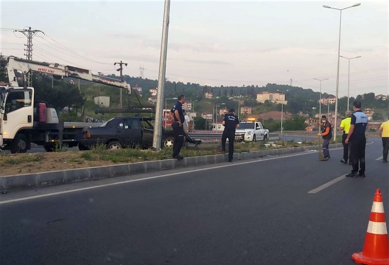 Otomobil elektrik direğine çarptı.. HURDAYA DÖNDÜ - 4