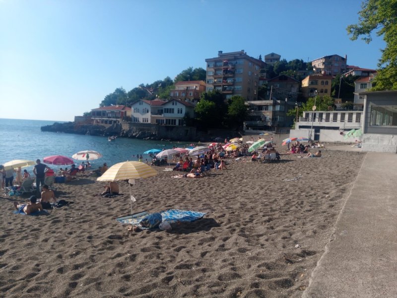 Plajın açılması beklemeden akın ettiler - 1