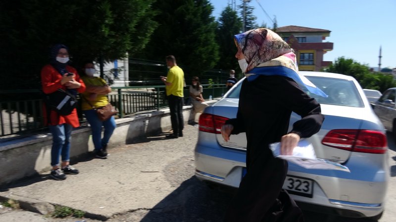 Sınav için yanlış okula gitti, imdadına vatandaşlar yetişti - 1
