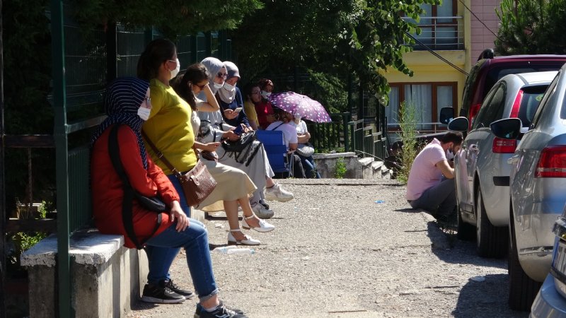  Sınav için yanlış okula gitti, imdadına vatandaşlar yetişti - 2