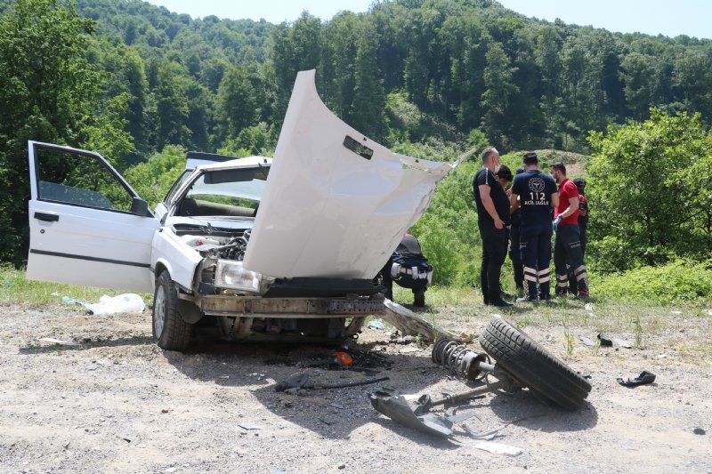  Zonguldak -Ankara karayolunda iki araç çarpıştı: 1 ölü, 4 yaralı - 2