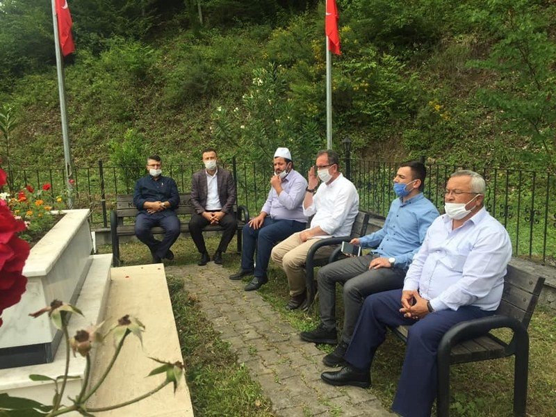 BELEDİYE BAŞKANI 15 TEMMUZ ŞEHİTLERİ İÇİN KURAN OKUTTU - 2