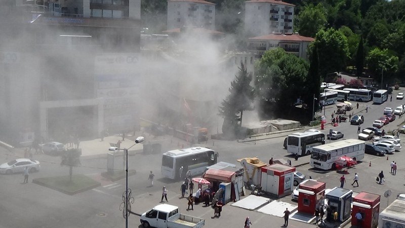 ÇARŞI TOZ DUMAN! NEYSE Kİ KİMSE YARALANMADI!!! - 3