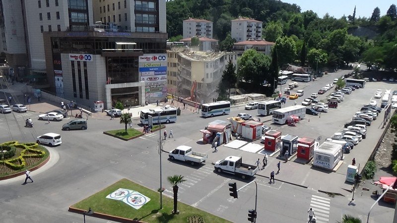 ÇARŞI TOZ DUMAN! NEYSE Kİ KİMSE YARALANMADI!!! - 6