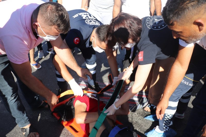 İlk müdahaleyi yoldan geçen doktorlar yaptı - 11