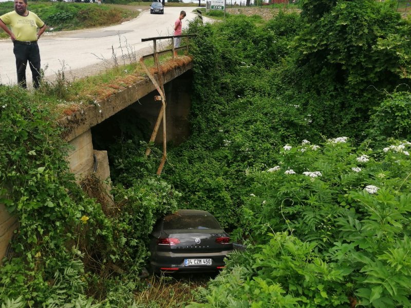 Köprüden düştü: 2 yaralı - 1