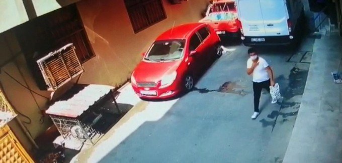 Mağaza çalışanının çantasını çaldı, para bulamayınca çöpe attı - 2