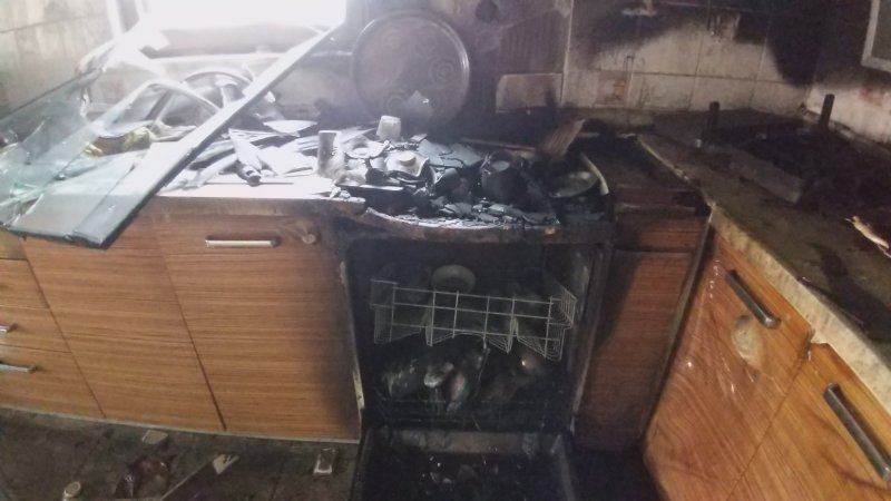 Mangal yaptığını sandıkları komşularının mutfağı yandı - 1