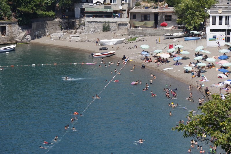Sıcak havada plaja akın ettiler - 3