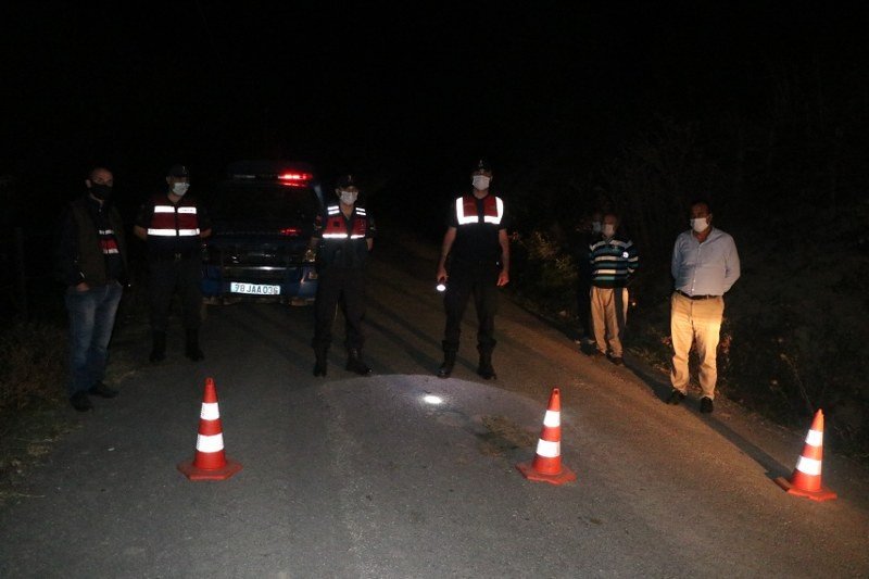 28 POZİTİF VAKANIN ÇIKTIĞI İLÇEDE KARANTİNA KARARLARI ALINDI - 2