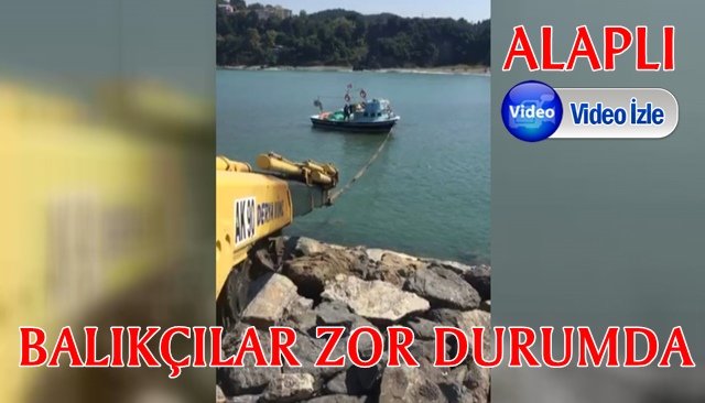 LİMAN GİRİŞİ KUMLA DOLDU... DERİNLİK 30 SANTİME KADAR DÜŞTÜ