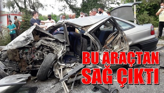 Sürücü, hurdaya dönen araçtan sağ çıktı...