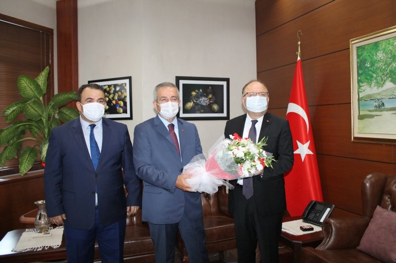 Vali Tutulmaz’a Ahilik cübbesi! - 2