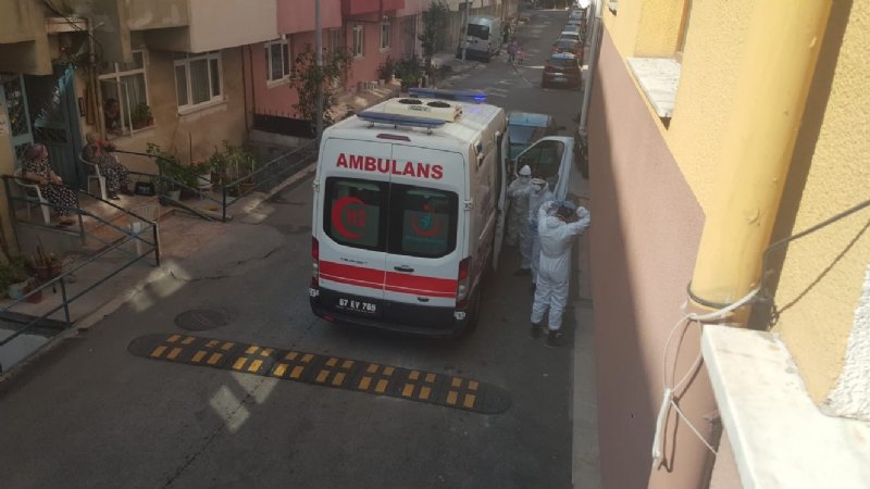 YATAĞA BAĞIMLI HASTA KOVİD 19 ŞÜPHESİYLE HASTANEYE KALDIRILDI - 1