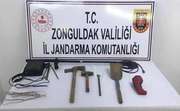  Alaplı’da kaçak kazı jandarmaya takıldı - 1