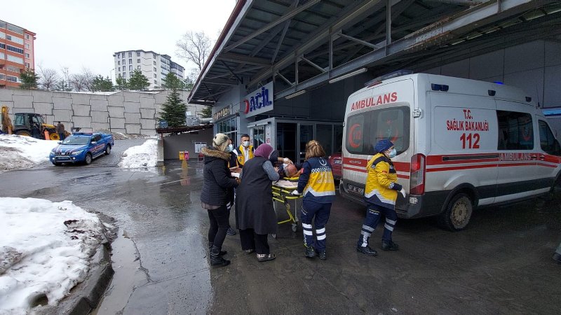 ÇATIDAN DÜŞEN  YAŞLI ADAM  AĞIR YARALANDI - 2