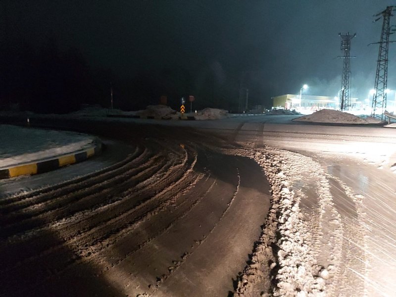 KAR ANİDEN BASTIRDI... ZONGULDAK YOLU UZUN ARAÇLARA KAPATILDI - 1