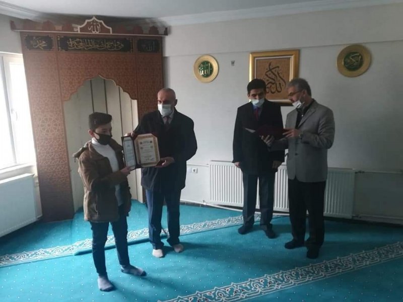 ÖĞRENCİLERE HAFIZLIK BELGELERİ VERİLDİ - 2