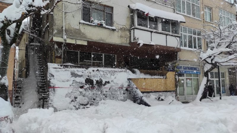 SUNDURMA ÇÖKTÜ; YARALILAR VAR! - 1