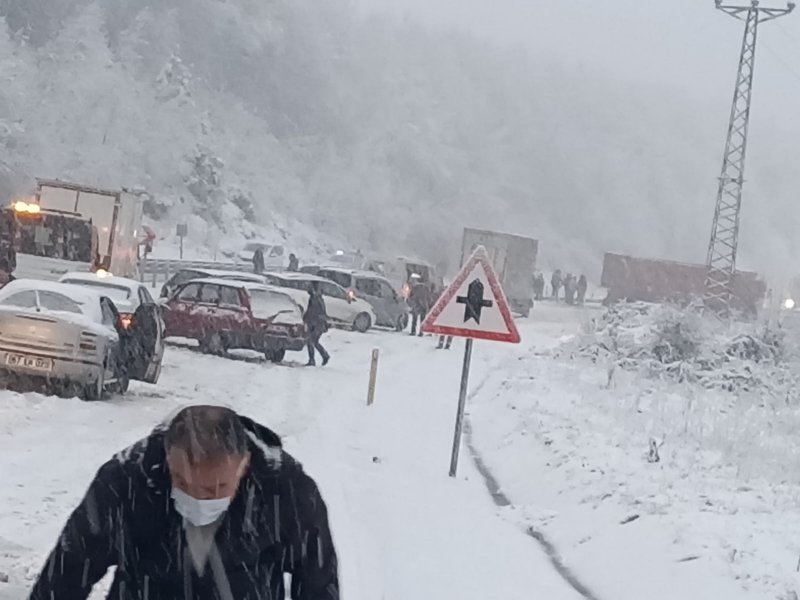 ZONGULDAK EREĞLİ YOLUNDA KAR ENGELİ - 1