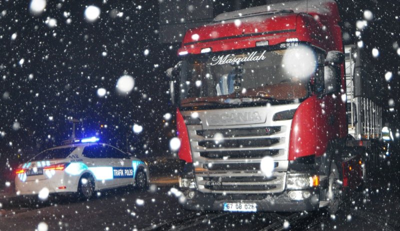 ZONGULDAK YOLU AĞIR VASITALARA KAPATILDI! - 2