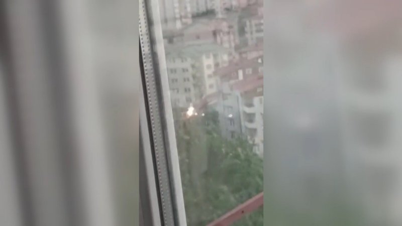 ALAPLI´DA FIRTINA ÇATILARI UÇURDU - 3