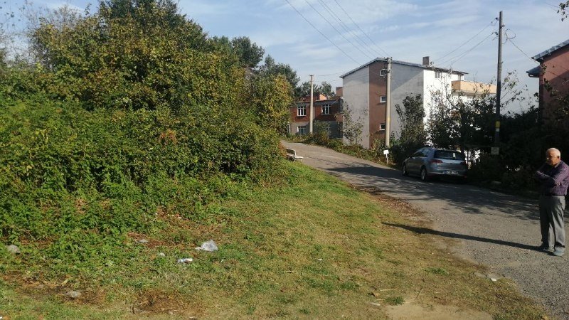 Baz istasyonu kurulmaması için kepçenin önünü kestiler - 2