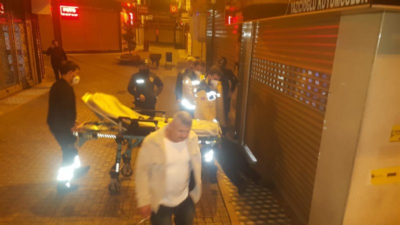 Çarşı merkezinde darp edilen kişi hastaneye kaldırıldı - 12