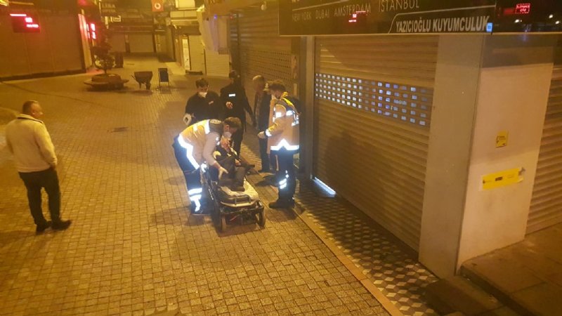 Çarşı merkezinde darp edilen kişi hastaneye kaldırıldı - 16