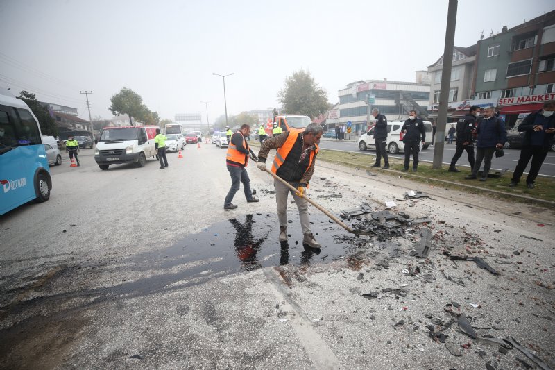 Düzce’de iki minibüs çarpıştı… 1 ölü, 4 yaralı - 5