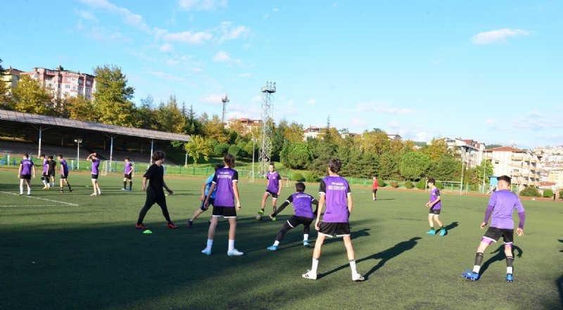 Erdemir Stadı ve Spor Salonu, sporcuların hizmetine açıldı... TAKIMLAR SAHAYA ÇIKTI - 5