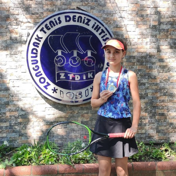 Ereğlili minik tenisçi Akbaş: ´´Hayalim Wimbledon´da oynamak´´ - 3