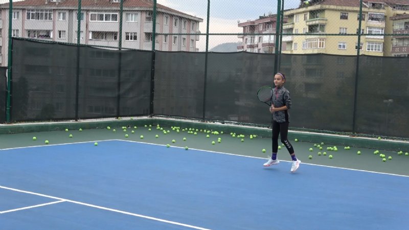 Ereğlili minik tenisçi Akbaş: ´´Hayalim Wimbledon´da oynamak´´ - 4