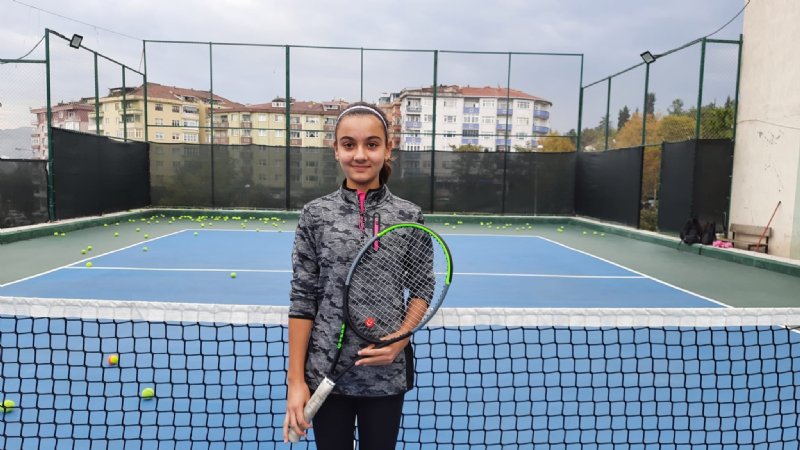  Ereğlili minik tenisçi Akbaş: ´´Hayalim Wimbledon´da oynamak´´ - 5