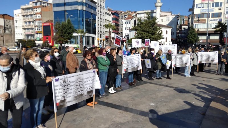 CHP’li kadınlar Zonguldak ve Ereğli’de basın açıklaması yaptı - 1