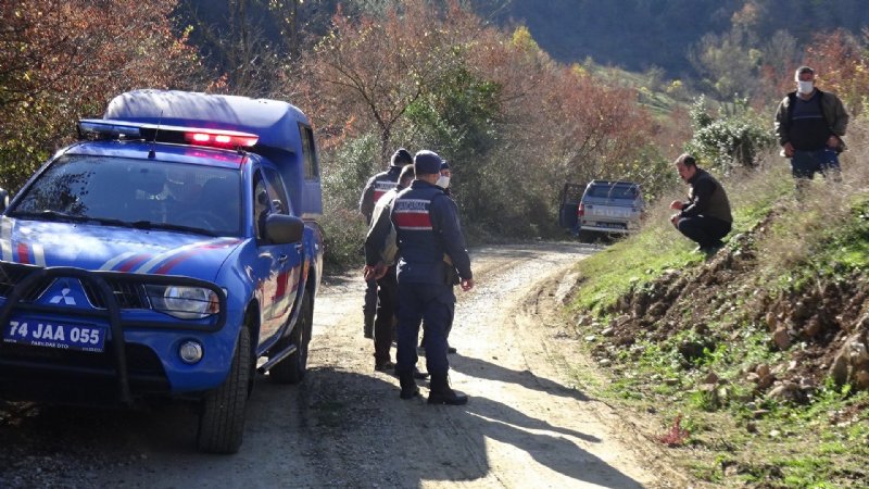 DOMUZ TUZAĞINA YAKALANAN AYI KURTARILDI - 1