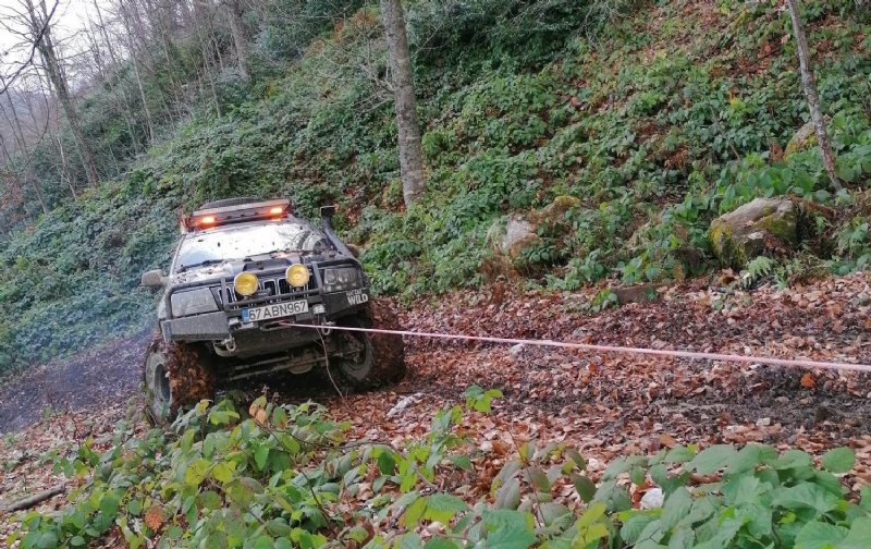 Ereğlili ve Alaplılı off-road tutkunlarından çetin zirve yarışı… 6 SAAT SÜRDÜ,2 ARAÇ ULAŞABİLDİ - 4