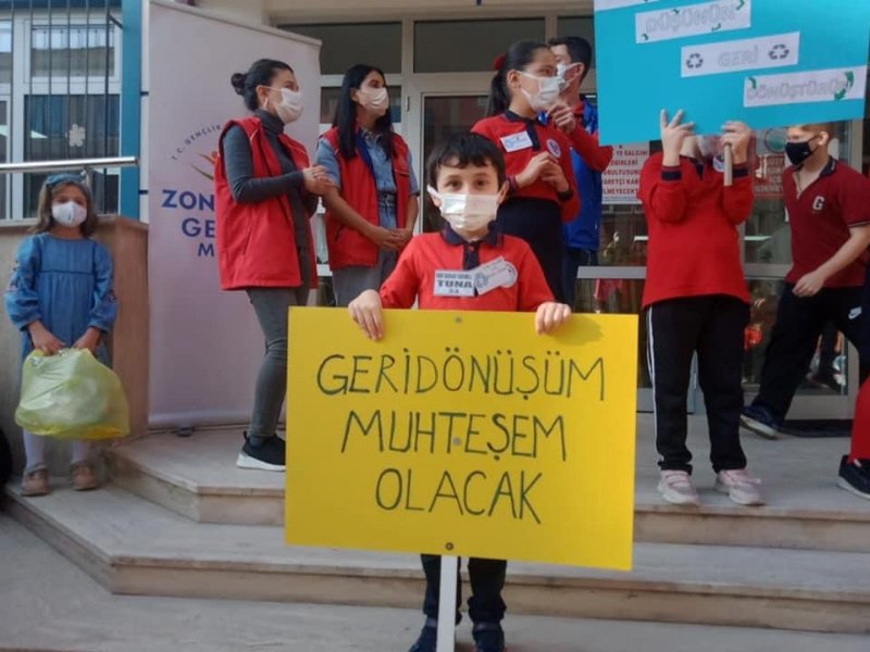 Minik öğrencilerden sıfır atık projesine destek…  “DÖNÜŞÜM MUHTEŞEM OLACAK” - 3