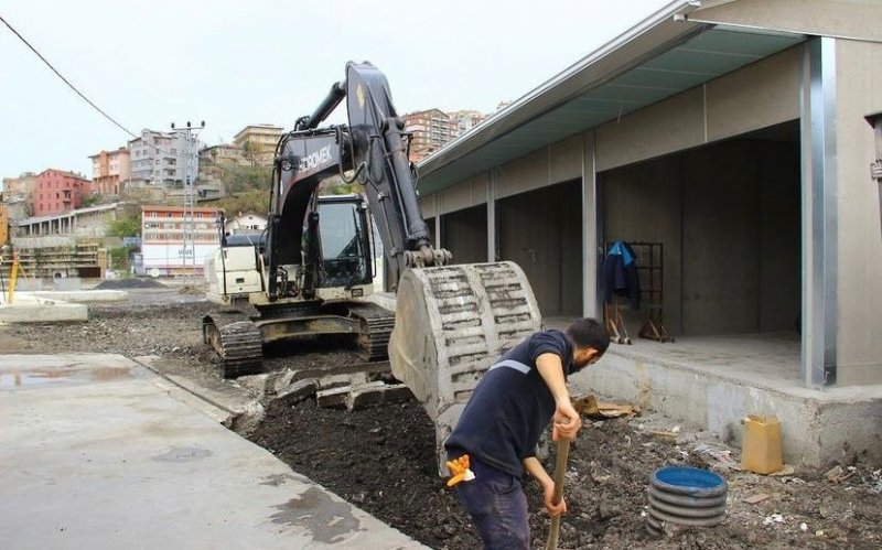 Şehrin girişinde kötü görüntü yaratıyordu… İKİNCİ EL PAZARI KALDIRILDI - 1