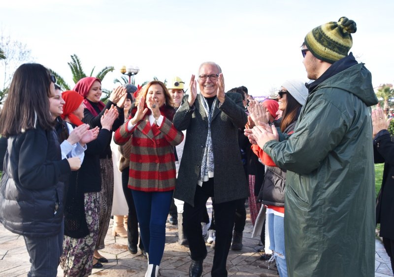 2022’ye GÜLE OYNAYA giriş videosu... POSBIYIKLAR VİDEODA ROL ALDI - 2
