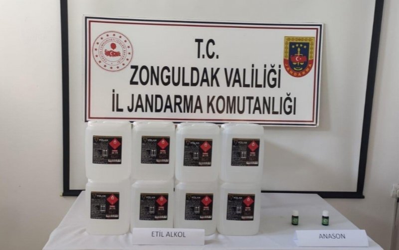 40 Litre Etil Alkol, 40 Ml anason aroması… EREĞLİ’YE GETİRİYORDU, ALAPLI’DA YAKALANDI - 1