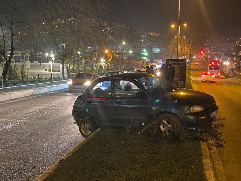 Beton mikseri otomobile çarptı: 1 yaralı - 3