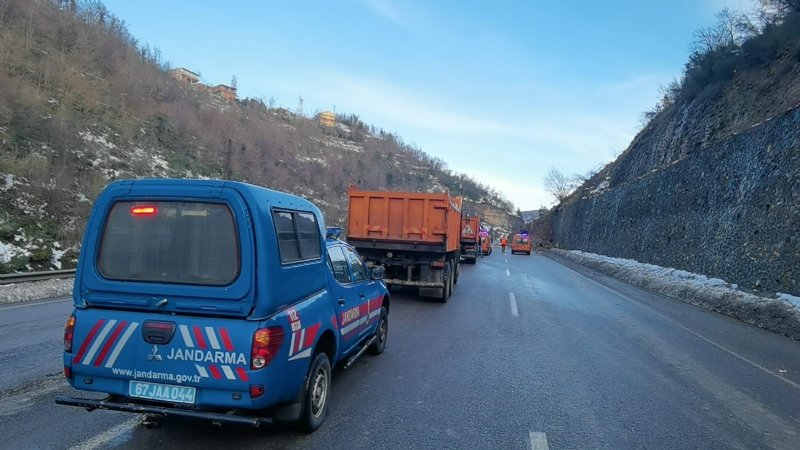 HEYELAN YAŞANAN YOLDA TEMİZLEME ÇALIŞMALARI SÜRÜYOR  - 2