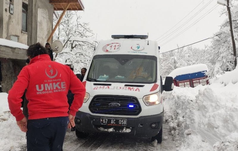 KOAH Hastasıydı…  Nefesi daraldı… Köyde mahsur kaldı… 5 SAATTE ULAŞILDI! - 3