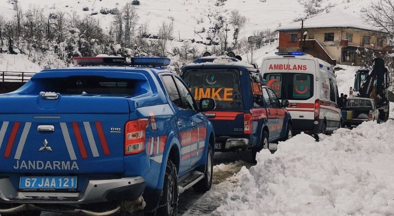 KOAH Hastasıydı…  Nefesi daraldı… Köyde mahsur kaldı… 5 SAATTE ULAŞILDI! - 4