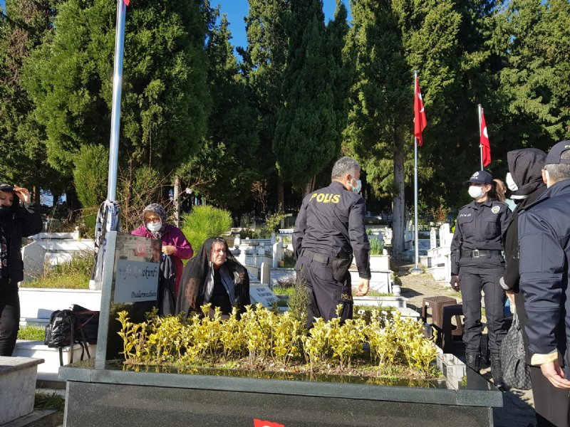 Şehit Müdür Karakurdu mezarı başında dualarla anıldı - 1